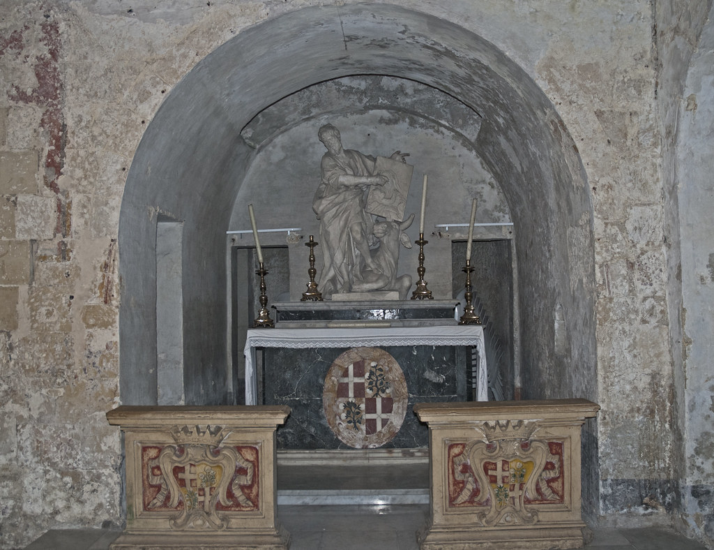 St Paul's catacomb plinth