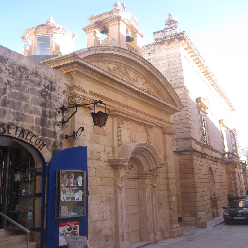 Link to wikipedia page of St Roque's Chapel. Image shows outside of St Roque's Chapel.